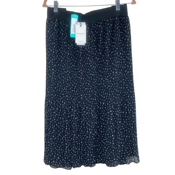 Skies Are Blue A-line Black & White Mini Floral Pleated Lined Midi Skirt Sz 3X - Picture 1 of 14